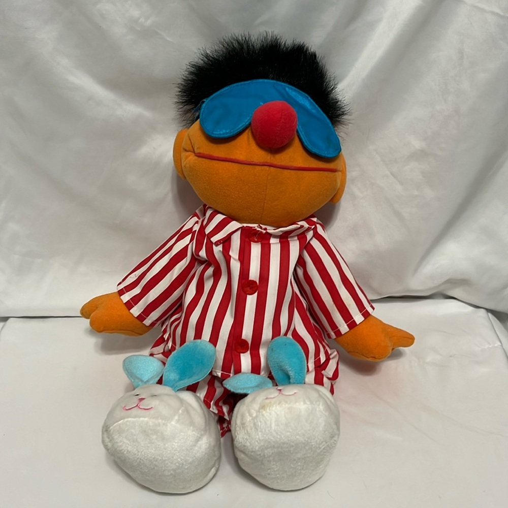 Sing and Snore Ernie Plush Stuffed Doll Sesame Street Singing 1996 Working W/Tag